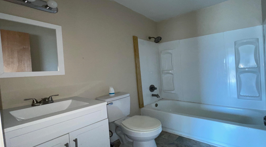 103 E David, Hebbronville, Texas 78361, 2 Bedrooms Bedrooms, 5 Rooms Rooms,1 BathroomBathrooms,Residential,For Sale,103 E David,20255307