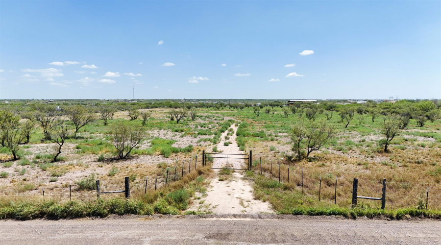 423 LAS LOMAS RD., Laredo, Texas 78041, ,Land,For Sale,423 LAS LOMAS RD.,20255311