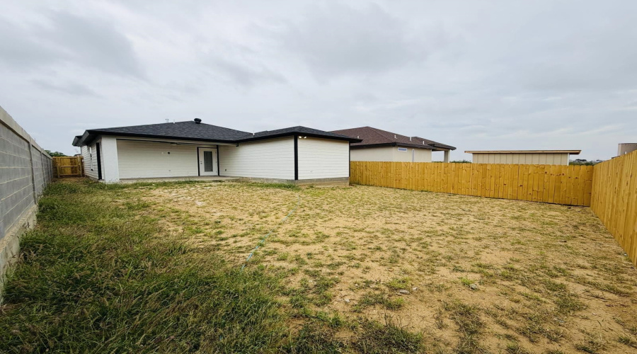 4008 Gia St., LAREDO, Texas 78046, 3 Bedrooms Bedrooms, 4 Rooms Rooms,2 BathroomsBathrooms,Residential,For Sale,4008 Gia St.,20255309