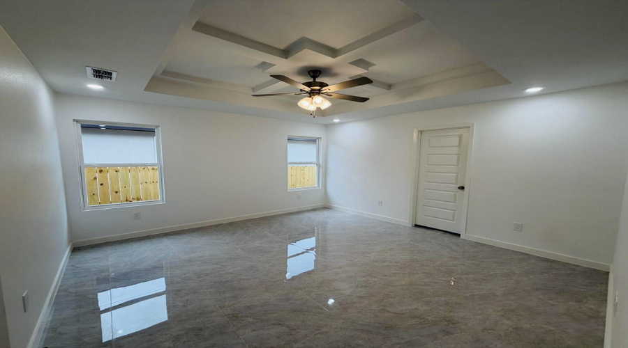 4008 Gia St., LAREDO, Texas 78046, 3 Bedrooms Bedrooms, 4 Rooms Rooms,2 BathroomsBathrooms,Residential,For Sale,4008 Gia St.,20255309