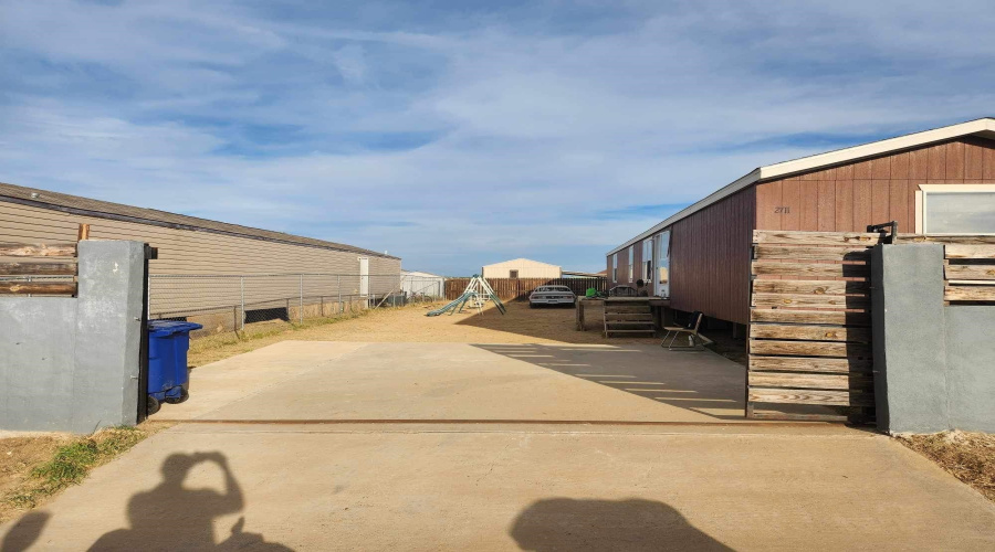 2711 Slowriver Ct, Laredo, Texas 78046, 3 Bedrooms Bedrooms, 3 Rooms Rooms,2 BathroomsBathrooms,Residential,For Sale,2711 Slowriver Ct,20255314