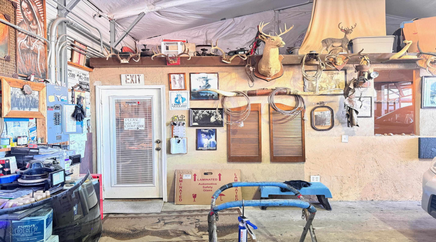 1301 Meadow Ave, LAREDO, Texas 78040, 1 Room Rooms,2 BathroomsBathrooms,Commercial retail/office,For Sale,1301 Meadow Ave,20255316