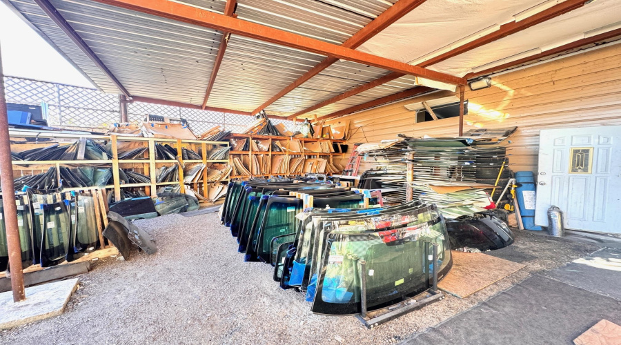 1301 Meadow Ave, LAREDO, Texas 78040, 1 Room Rooms,2 BathroomsBathrooms,Commercial retail/office,For Sale,1301 Meadow Ave,20255316