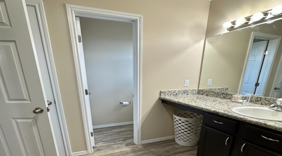 4301 Regina Dr., Laredo, Texas 78046, 3 Bedrooms Bedrooms, 5 Rooms Rooms,2 BathroomsBathrooms,Residential,For Sale,4301 Regina Dr.,20255315