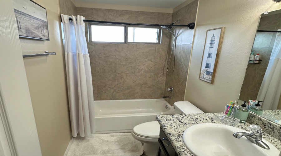 4301 Regina Dr., Laredo, Texas 78046, 3 Bedrooms Bedrooms, 5 Rooms Rooms,2 BathroomsBathrooms,Residential,For Sale,4301 Regina Dr.,20255315