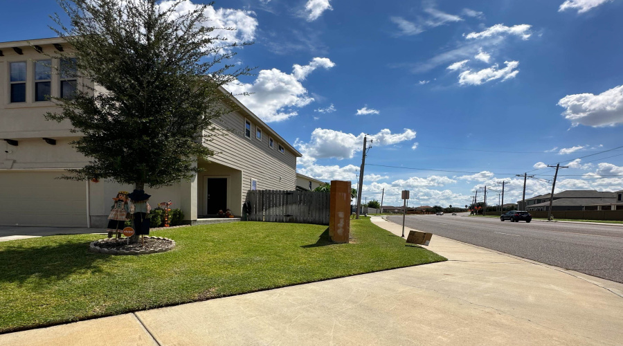 4301 Regina Dr., Laredo, Texas 78046, 3 Bedrooms Bedrooms, 5 Rooms Rooms,2 BathroomsBathrooms,Residential,For Sale,4301 Regina Dr.,20255315