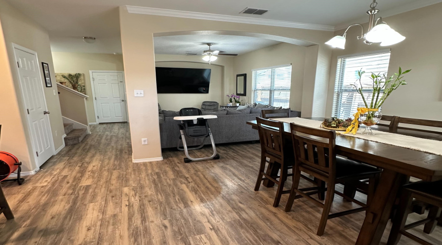 4301 Regina Dr., Laredo, Texas 78046, 3 Bedrooms Bedrooms, 5 Rooms Rooms,2 BathroomsBathrooms,Residential,For Sale,4301 Regina Dr.,20255315