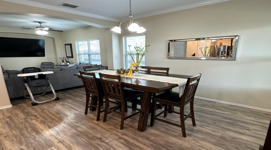 4301 Regina Dr., Laredo, Texas 78046, 3 Bedrooms Bedrooms, 5 Rooms Rooms,2 BathroomsBathrooms,Residential,For Sale,4301 Regina Dr.,20255315