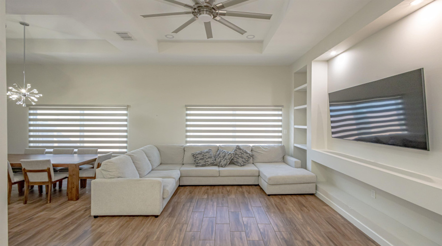 4002 Bella St., Laredo, Texas 78046, 4 Bedrooms Bedrooms, 6 Rooms Rooms,2 BathroomsBathrooms,Residential,For Sale,4002 Bella St.,20255317