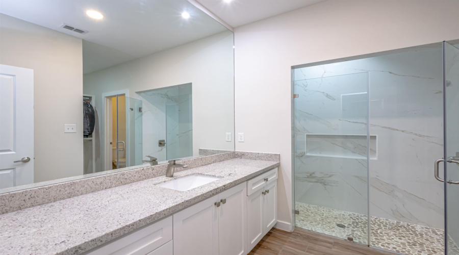 4002 Bella St., Laredo, Texas 78046, 4 Bedrooms Bedrooms, 6 Rooms Rooms,2 BathroomsBathrooms,Residential,For Sale,4002 Bella St.,20255317