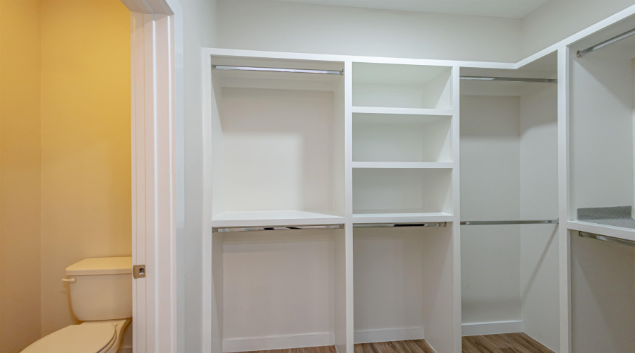 4002 Bella St., Laredo, Texas 78046, 4 Bedrooms Bedrooms, 6 Rooms Rooms,2 BathroomsBathrooms,Residential,For Sale,4002 Bella St.,20255317