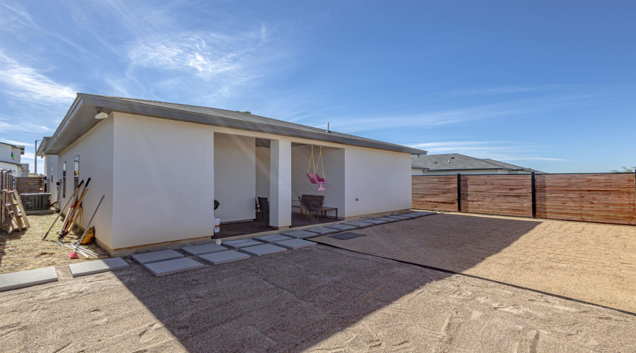 4002 Bella St., Laredo, Texas 78046, 4 Bedrooms Bedrooms, 6 Rooms Rooms,2 BathroomsBathrooms,Residential,For Sale,4002 Bella St.,20255317