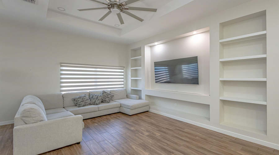 4002 Bella St., Laredo, Texas 78046, 4 Bedrooms Bedrooms, 6 Rooms Rooms,2 BathroomsBathrooms,Residential,For Sale,4002 Bella St.,20255317