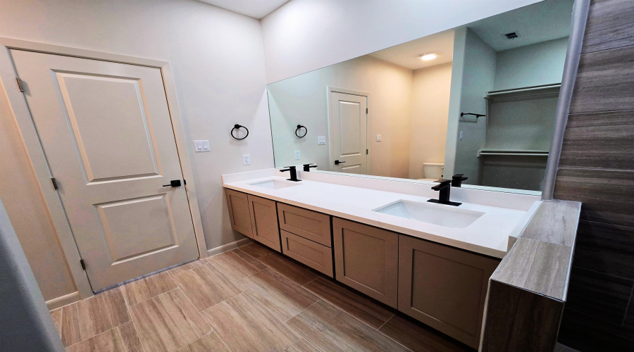 5007 Carambola Ln., Laredo, Texas 78046, 3 Bedrooms Bedrooms, 6 Rooms Rooms,2 BathroomsBathrooms,Residential,For Sale,5007 Carambola Ln.,20255322