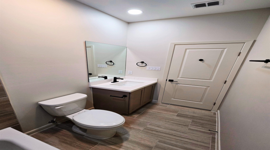 5007 Carambola Ln., Laredo, Texas 78046, 3 Bedrooms Bedrooms, 6 Rooms Rooms,2 BathroomsBathrooms,Residential,For Sale,5007 Carambola Ln.,20255322