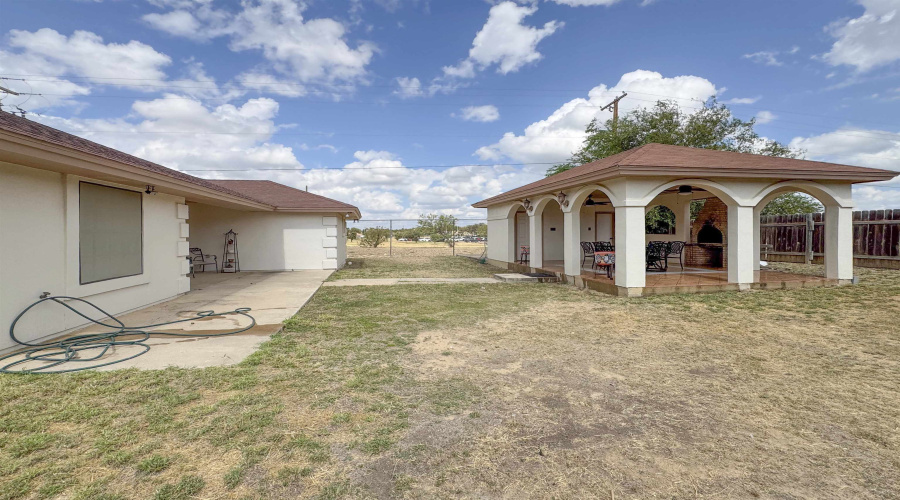 1811 Avenida Los Presidentes, Laredo, Texas 78046, 3 Bedrooms Bedrooms, 5 Rooms Rooms,2 BathroomsBathrooms,Residential,For Sale,1811 Avenida Los Presidentes,20255325