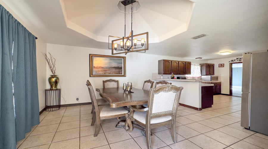 1811 Avenida Los Presidentes, Laredo, Texas 78046, 3 Bedrooms Bedrooms, 5 Rooms Rooms,2 BathroomsBathrooms,Residential,For Sale,1811 Avenida Los Presidentes,20255325