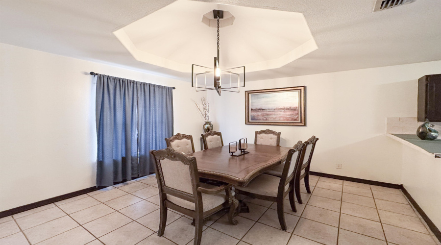 1811 Avenida Los Presidentes, Laredo, Texas 78046, 3 Bedrooms Bedrooms, 5 Rooms Rooms,2 BathroomsBathrooms,Residential,For Sale,1811 Avenida Los Presidentes,20255325