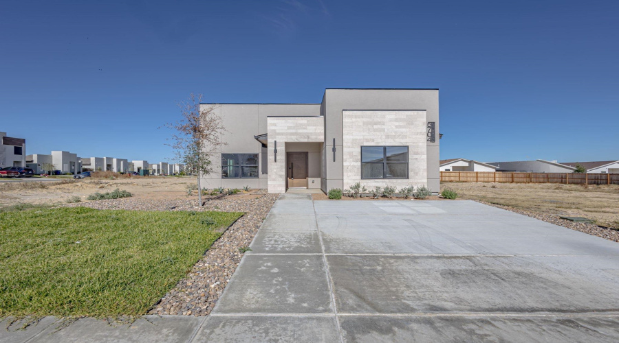 5704 Kylee Dr., Laredo, Texas 78043, 4 Bedrooms Bedrooms, 6 Rooms Rooms,2 BathroomsBathrooms,Residential,For Sale,5704 Kylee Dr.,20255326