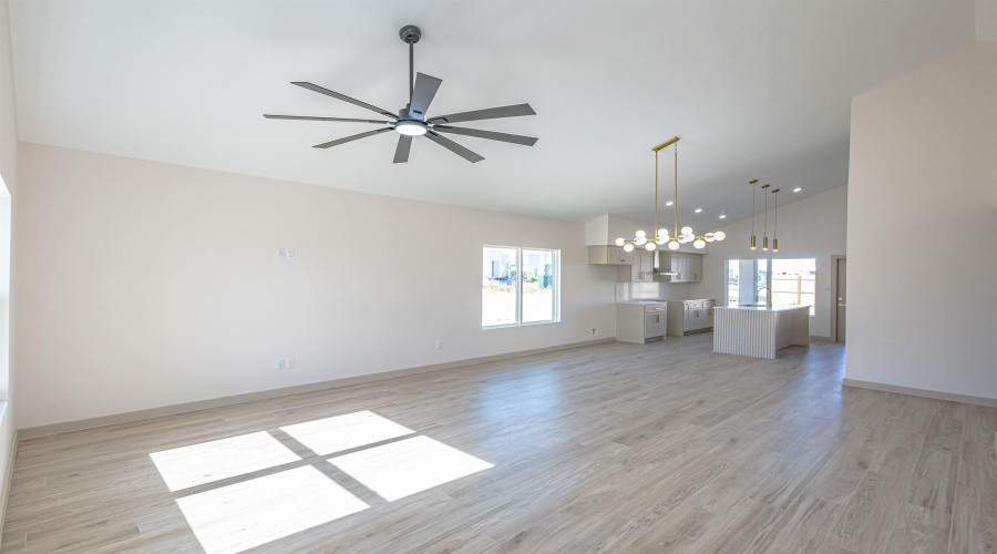 5704 Kylee Dr., Laredo, Texas 78043, 4 Bedrooms Bedrooms, 6 Rooms Rooms,2 BathroomsBathrooms,Residential,For Sale,5704 Kylee Dr.,20255326