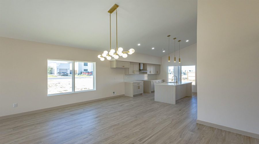 5704 Kylee Dr., Laredo, Texas 78043, 4 Bedrooms Bedrooms, 6 Rooms Rooms,2 BathroomsBathrooms,Residential,For Sale,5704 Kylee Dr.,20255326