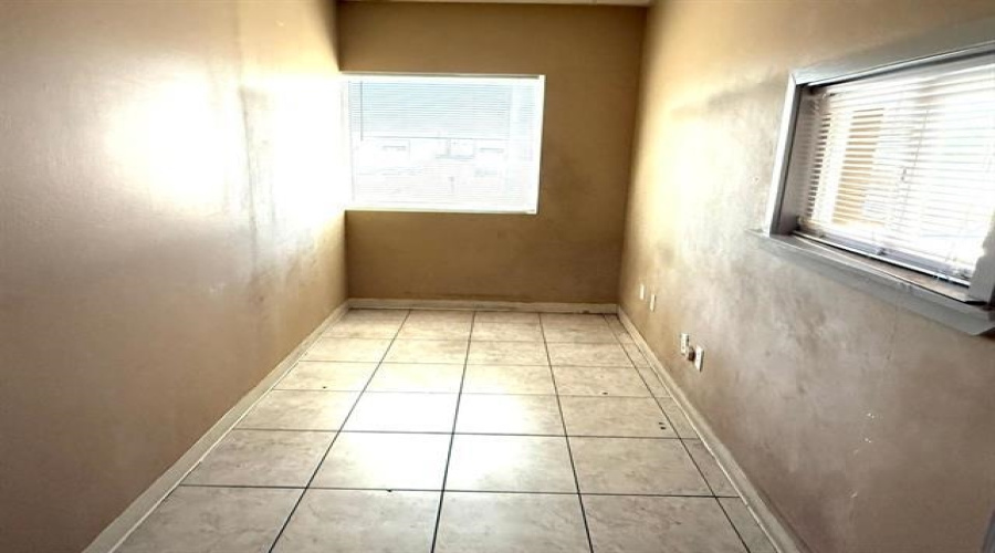 11918 Conley Rd, Laredo, Texas 78045, 1 Bedroom Bedrooms, 11 Rooms Rooms,3 BathroomsBathrooms,Commercial/industrial,For Rent,11918 Conley Rd,20255331