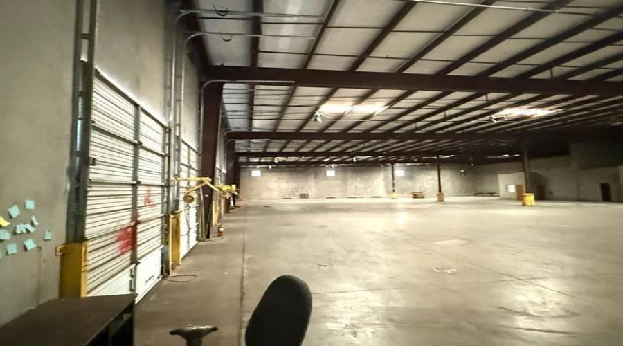 11918 Conley Rd, Laredo, Texas 78045, 1 Bedroom Bedrooms, 11 Rooms Rooms,3 BathroomsBathrooms,Commercial/industrial,For Rent,11918 Conley Rd,20255331