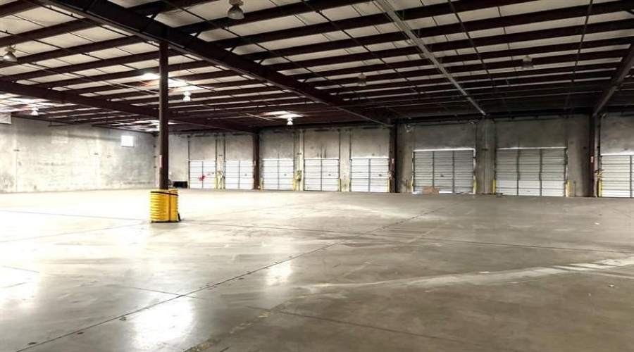 11918 Conley Rd, Laredo, Texas 78045, 1 Bedroom Bedrooms, 11 Rooms Rooms,3 BathroomsBathrooms,Commercial/industrial,For Rent,11918 Conley Rd,20255331