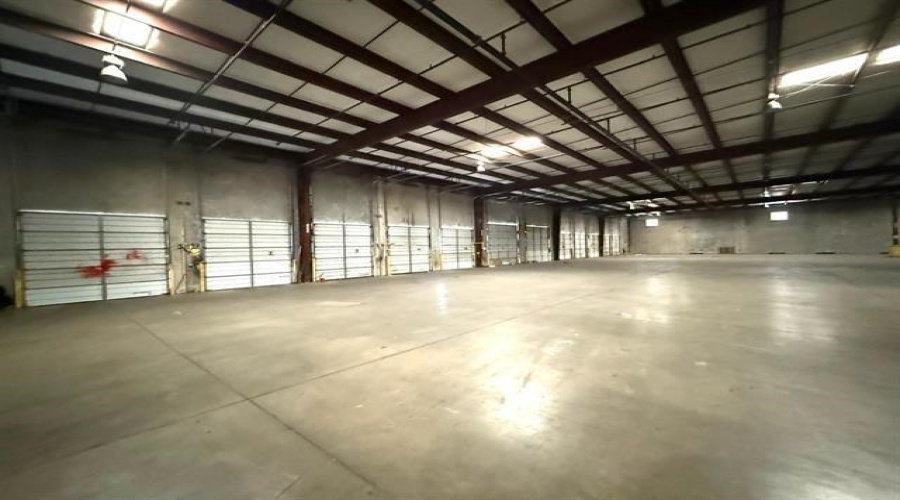 11918 Conley Rd, Laredo, Texas 78045, 1 Bedroom Bedrooms, 11 Rooms Rooms,3 BathroomsBathrooms,Commercial/industrial,For Rent,11918 Conley Rd,20255331