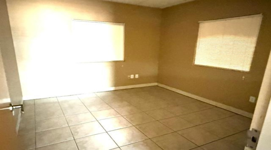 11918 Conley Rd, Laredo, Texas 78045, 1 Bedroom Bedrooms, 11 Rooms Rooms,3 BathroomsBathrooms,Commercial/industrial,For Rent,11918 Conley Rd,20255331
