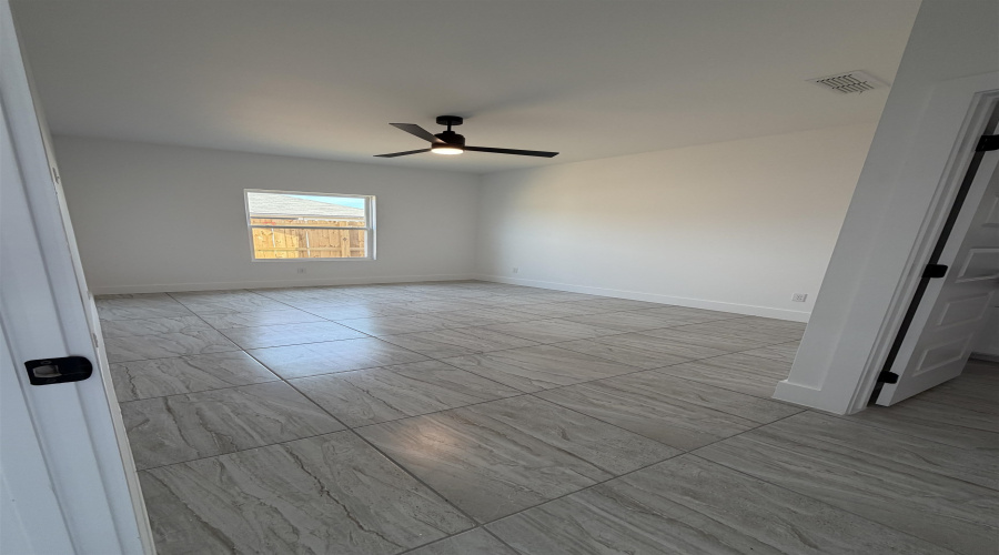 1532 Consejero Ln., Laredo, Texas 78046, 3 Bedrooms Bedrooms, 5 Rooms Rooms,2 BathroomsBathrooms,Residential,For Rent,1532 Consejero Ln.,20255329