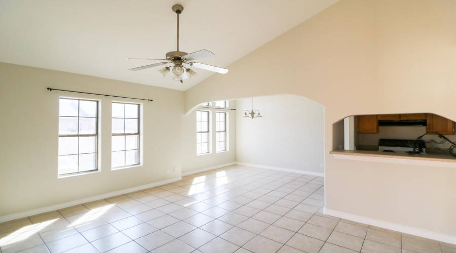 1752 Tiara Trl, Laredo, Texas 78045, 2 Bedrooms Bedrooms, 4 Rooms Rooms,2 BathroomsBathrooms,Residential,For Rent,1752 Tiara Trl,20255334