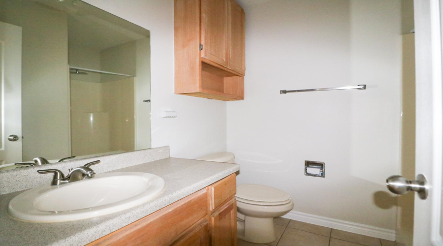 1752 Tiara Trl, Laredo, Texas 78045, 2 Bedrooms Bedrooms, 4 Rooms Rooms,2 BathroomsBathrooms,Residential,For Rent,1752 Tiara Trl,20255334