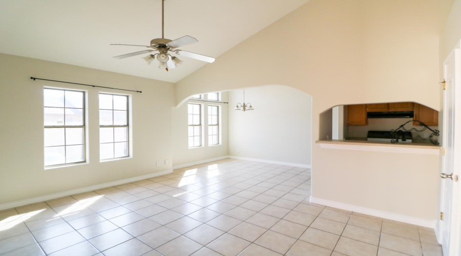 1752 Tiara Trl, Laredo, Texas 78045, 2 Bedrooms Bedrooms, 4 Rooms Rooms,2 BathroomsBathrooms,Residential,For Rent,1752 Tiara Trl,20255334