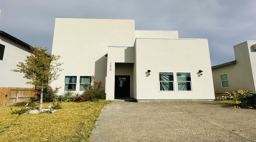 1618 Coba Dr., LAREDO, Texas 78046, 4 Bedrooms Bedrooms, 6 Rooms Rooms,2 BathroomsBathrooms,Residential,For Sale,1618 Coba Dr.,20255338