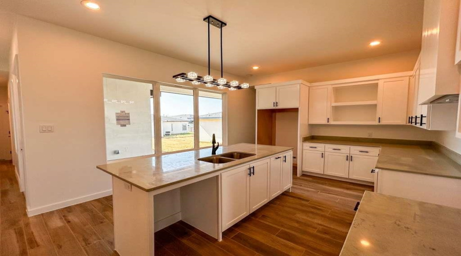 1721 Cordova Dr., Laredo, Texas 78046, 3 Bedrooms Bedrooms, 4 Rooms Rooms,2 BathroomsBathrooms,Residential,For Sale,1721 Cordova Dr.,20255343