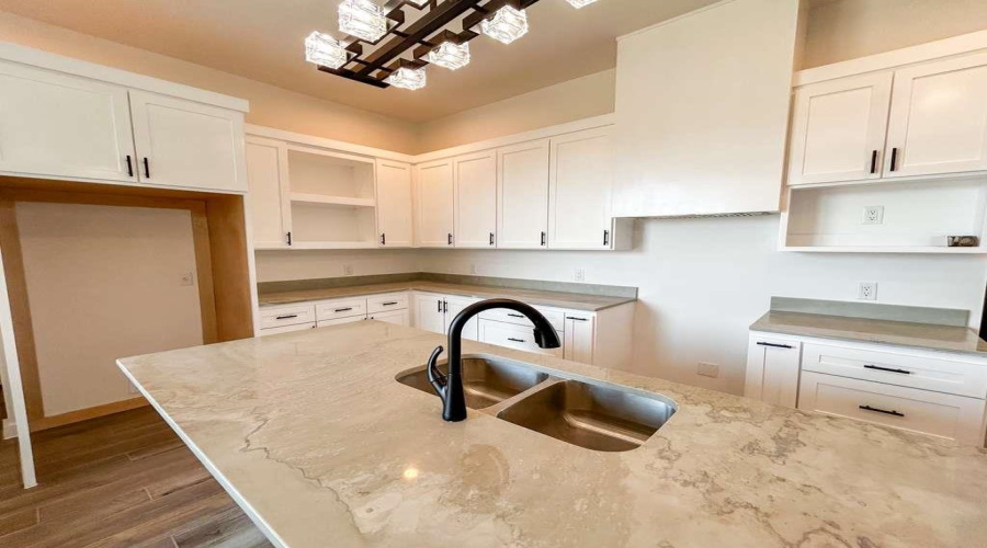 1721 Cordova Dr., Laredo, Texas 78046, 3 Bedrooms Bedrooms, 4 Rooms Rooms,2 BathroomsBathrooms,Residential,For Sale,1721 Cordova Dr.,20255343