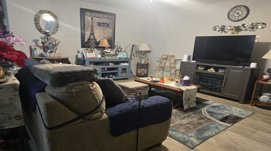 1507 Tesis Dr., Laredo, Texas 78046-5794, 3 Bedrooms Bedrooms, 6 Rooms Rooms,2 BathroomsBathrooms,Residential,For Sale,1507 Tesis Dr.,20255354