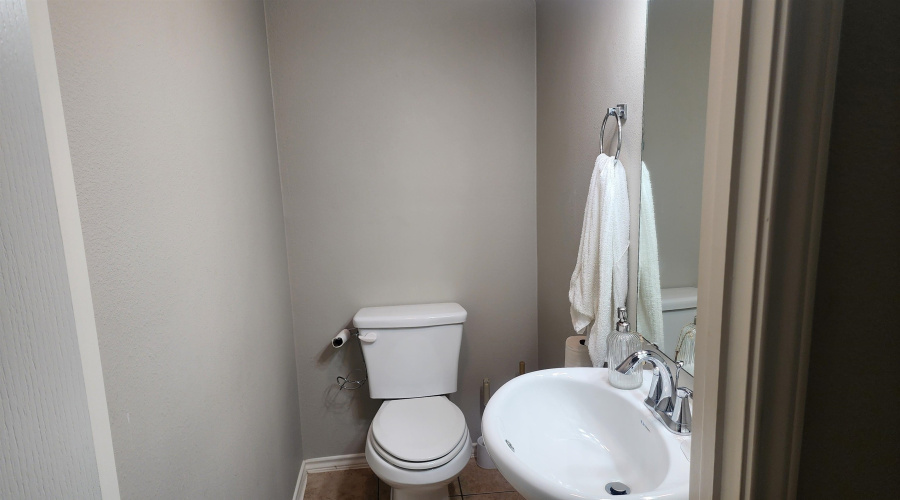 3821 Gregorio Lerma Dr, Laredo, Texas 78046, 4 Bedrooms Bedrooms, 6 Rooms Rooms,2 BathroomsBathrooms,Residential,For Sale,3821 Gregorio Lerma Dr,20255356