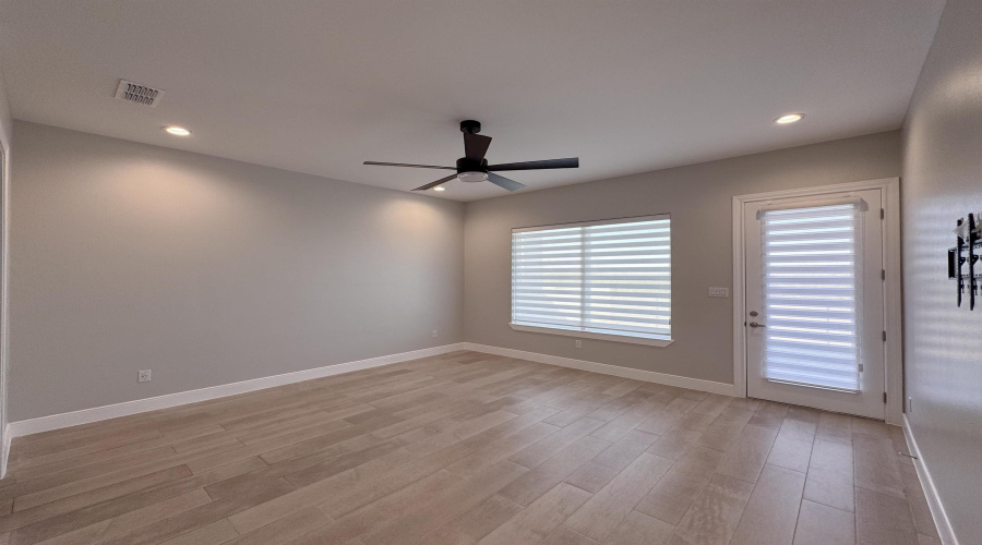 2530 Lucia Ct, Laredo, Texas 78041, 4 Bedrooms Bedrooms, 7 Rooms Rooms,3 BathroomsBathrooms,Residential,For Sale,2530 Lucia Ct,20255357