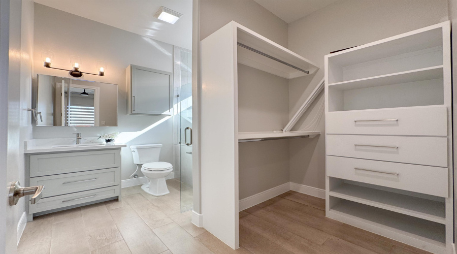 2530 Lucia Ct, Laredo, Texas 78041, 4 Bedrooms Bedrooms, 7 Rooms Rooms,3 BathroomsBathrooms,Residential,For Sale,2530 Lucia Ct,20255357