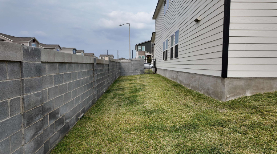 1014 Kus Dr., laredo, Texas 78045, 3 Bedrooms Bedrooms, 6 Rooms Rooms,2 BathroomsBathrooms,Residential,For Sale,1014 Kus Dr.,20255359