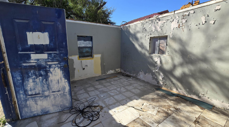 410 E Eistetter St, laredo, Texas 78041, 2 Bedrooms Bedrooms, 4 Rooms Rooms,2 BathroomsBathrooms,Residential,For Sale,410 E Eistetter St,20255362