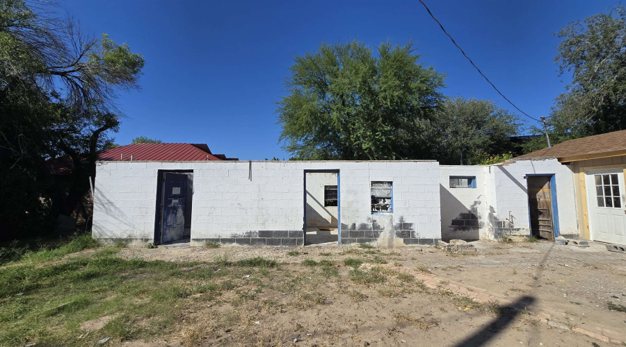 410 E Eistetter St, laredo, Texas 78041, 2 Bedrooms Bedrooms, 4 Rooms Rooms,2 BathroomsBathrooms,Residential,For Sale,410 E Eistetter St,20255362