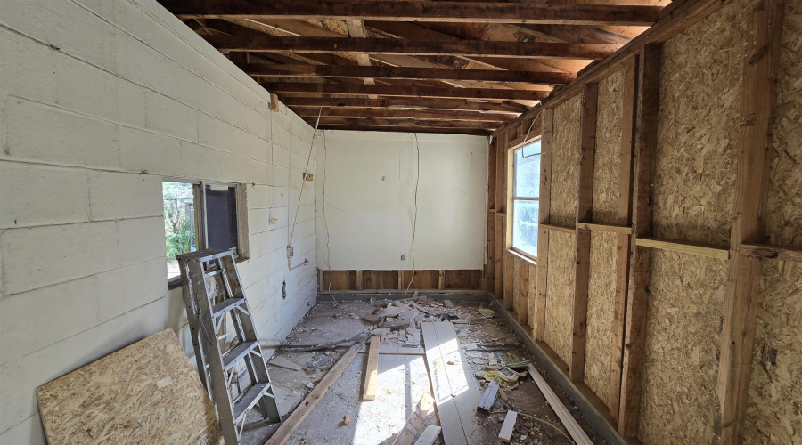 410 E Eistetter St, laredo, Texas 78041, 2 Bedrooms Bedrooms, 4 Rooms Rooms,2 BathroomsBathrooms,Residential,For Sale,410 E Eistetter St,20255362