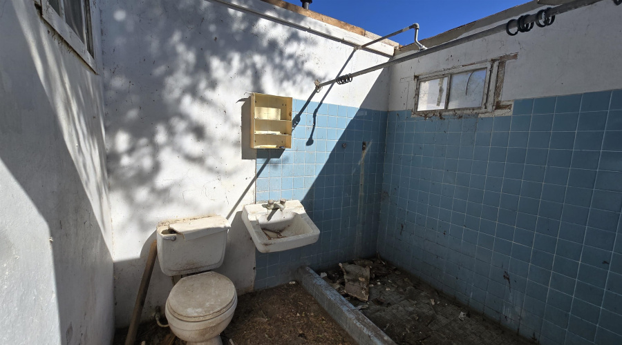 410 E Eistetter St, laredo, Texas 78041, 2 Bedrooms Bedrooms, 4 Rooms Rooms,2 BathroomsBathrooms,Residential,For Sale,410 E Eistetter St,20255362