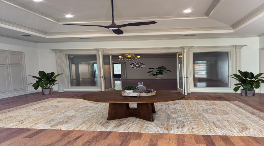 326 Regal Dr, Laredo, Texas 78041, 5 Bedrooms Bedrooms, 12 Rooms Rooms,5 BathroomsBathrooms,Residential,For Sale,326 Regal Dr,20255363