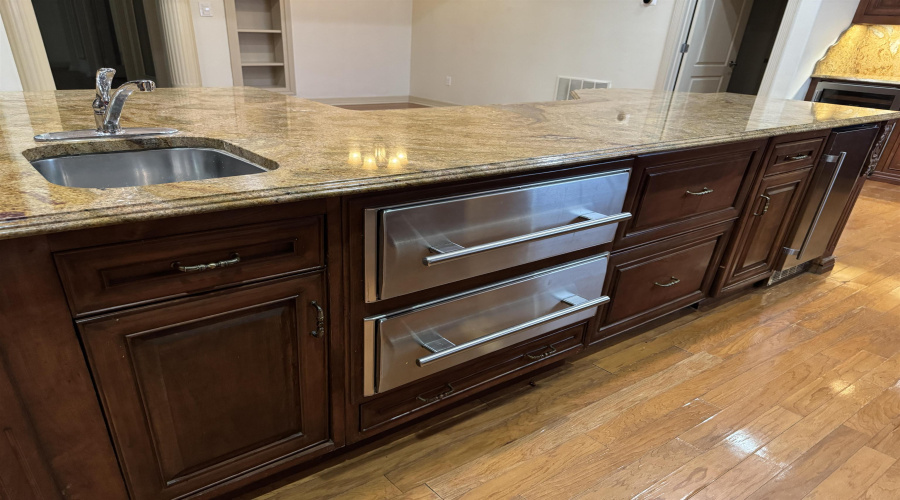 326 Regal Dr, Laredo, Texas 78041, 5 Bedrooms Bedrooms, 12 Rooms Rooms,5 BathroomsBathrooms,Residential,For Sale,326 Regal Dr,20255363