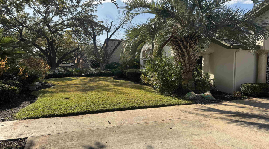 326 Regal Dr, Laredo, Texas 78041, 5 Bedrooms Bedrooms, 12 Rooms Rooms,5 BathroomsBathrooms,Residential,For Sale,326 Regal Dr,20255363