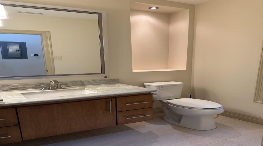 326 Regal Dr, Laredo, Texas 78041, 5 Bedrooms Bedrooms, 12 Rooms Rooms,5 BathroomsBathrooms,Residential,For Sale,326 Regal Dr,20255363